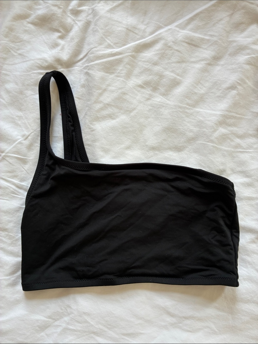 Small Gap One-Shoulder Black Bikini Top